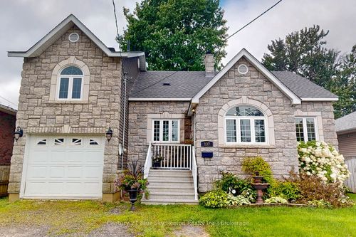 137 Whitney Ave, North Bay, ON, P1A1Y7 | Card Image