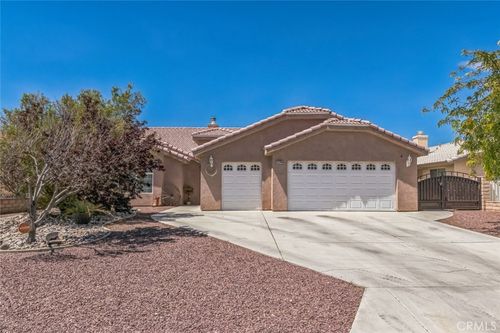 15248 Wildflower Ln, Helendale, CA, 92342-9639 | Card Image