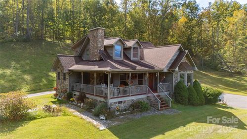 400 Three Dog Mountain Rd, Bakersville, NC, 28705-9425 | Card Image