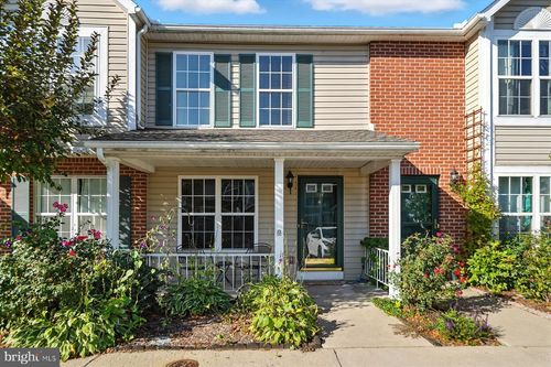 104 Pebble Ln, BELLEFONTE, PA, 16823-7618 | Card Image