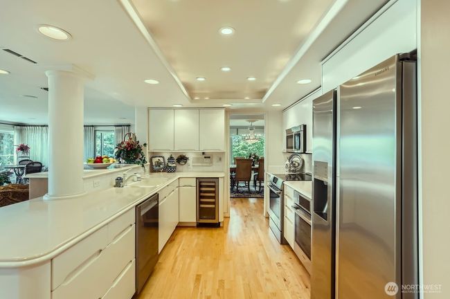 APT-201 - 9727 Ne Juanita Dr, Condo with 3 bedrooms, 3 bathrooms and 2 parking in Kirkland WA | Image 10