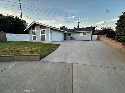 26724 Diaz Dr, Saugus, CA, 91350-2316 | Card Image