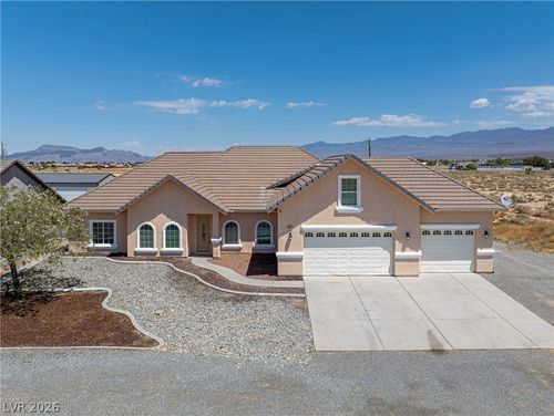 580 E Hickory St, Pahrump, NV, 89048-9172 | Card Image