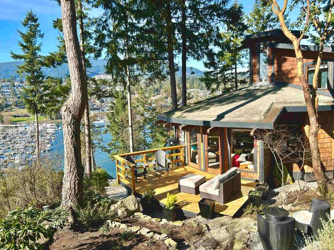 395 Skyline Drive, House other with 3 bedrooms, 2 bathrooms and 2 parking in Gibsons BC | Image 1