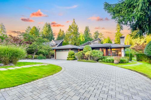 389 Moyne Dr, West Vancouver, BC, V7S1J7 | Card Image