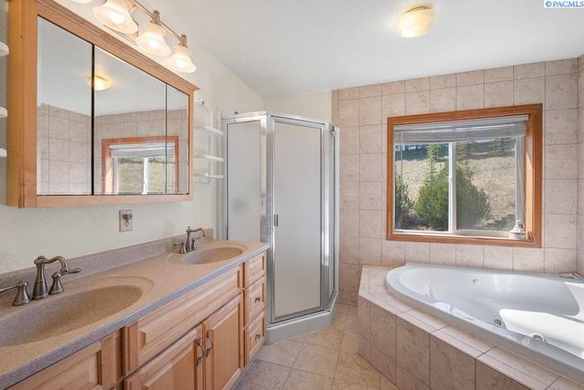515 Nw Robert St, Home with 4 bedrooms, 4 bathrooms and null parking in Pullman WA | Image 18