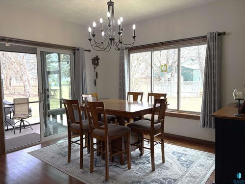 5725 E Meadow Oak Cir, Sioux Falls, SD, 57110-3056 | Card Image