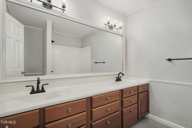 upstairs hall bath | Image 28