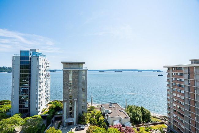 1005 - 2135 Argyle Avenue, Condo with 2 bedrooms, 2 bathrooms and 1 parking in West Vancouver BC | Image 23
