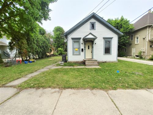 8 Walker Pl, ELGIN, IL, 60120-5733 | Card Image