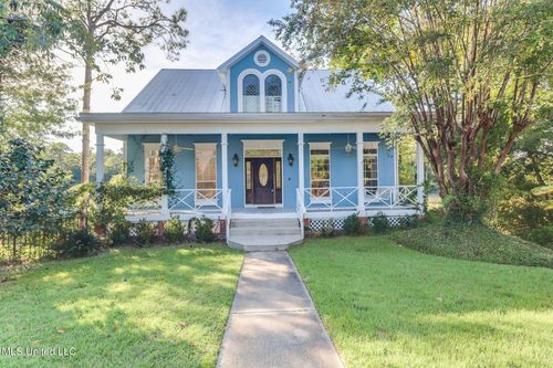 1066 Conley Cir, Ocean Springs, MS, 39564-9707 | Card Image