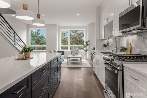 101-8923 166th Ave Ne, Redmond, WA, 98052-7494 | Card Image