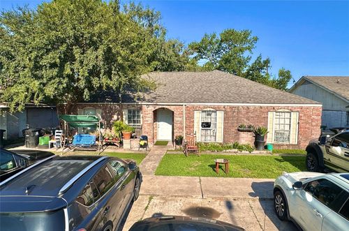 8125 Beech Cove Ln, Houston, TX, 77072-4732 | Card Image
