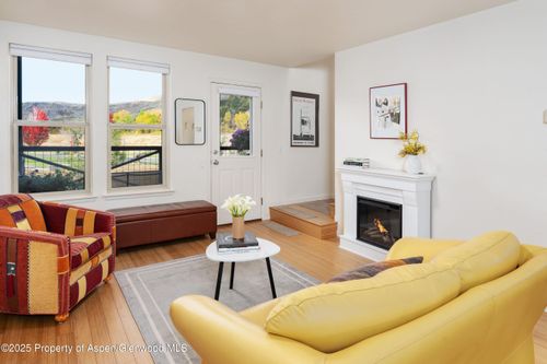 104 Lakeside Ct, Basalt, CO, 81621-9320 | Card Image