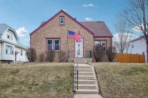 2352 S 80th Street, WEST ALLIS, WI, 53219 | Card Image