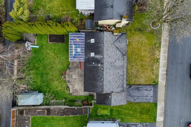 779 Adiron Ave, House other with 4 bedrooms, 3 bathrooms and 2 parking in Coquitlam BC | Image 34