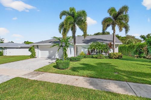 2242 Gabriel Ln, West Palm Beach, FL, 33406-5243 | Card Image