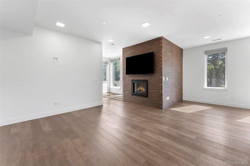 3695 Mariposa St, Denver, CO, 80211-3042 | Card Image