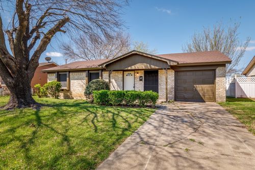 831 Cherry Laurel Ln, Dallas, TX, 75211-6916 | Card Image
