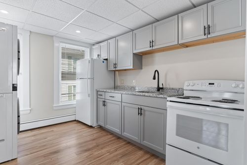 apt-a-30A Ham St, Dover, NH, 03820-3256 | Card Image