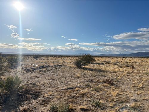 2 Goldfich Avenue, Yucca Valley, CA, 92285 | Card Image
