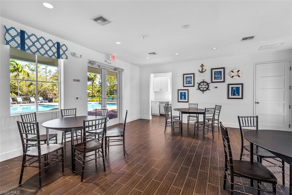 Residential in NAPLES 4