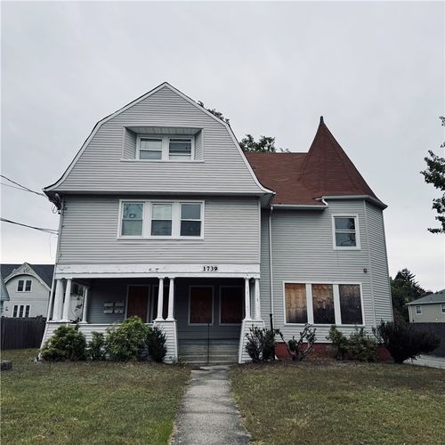 1739 Broad St, Cranston, RI, 02905-2700 | Card Image
