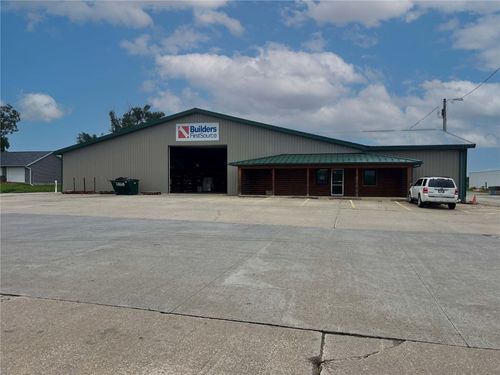 4369 Spencers Grove Rd, Walker, IA, 52352-9435 | Card Image