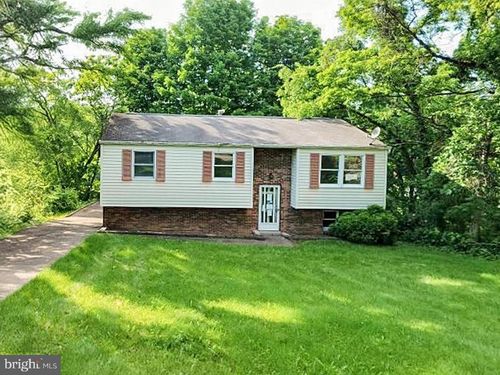 32 Green Oak Dr, CORAOPOLIS, PA, 15108-3706 | Card Image