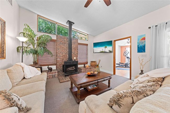 Main Home - Family Room | Image 36