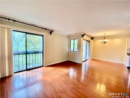 205-1 Valley Rd, Stamford, CT, 06902-2846 | Card Image