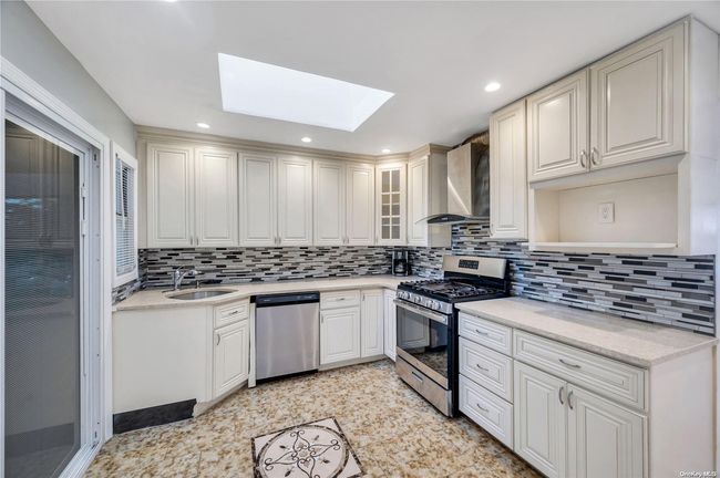 25 N Montgomery St, House other with 4 bedrooms, 2 bathrooms and null parking in Valley Stream NY | Image 13