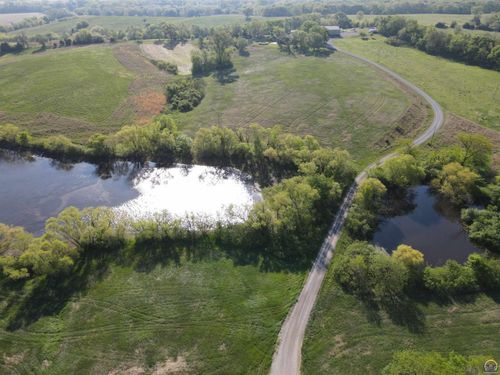 option-2-24298 split 2 M Rd, Holton, KS, 66436 | Card Image