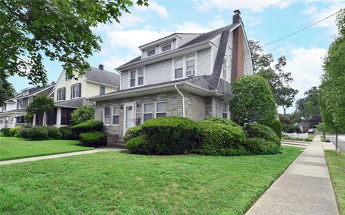 192 Sherman St, Lynbrook, NY, 11563-1441 | Card Image