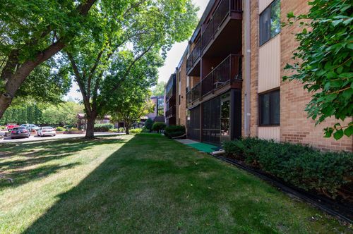 204-2670 Oxford St N, Roseville, MN, 55113-2021 | Card Image