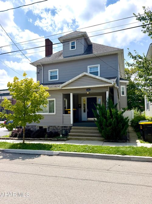 216 W Crawford St, Ebensburg, PA, 15931-1305 | Card Image