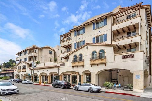 207-627 Deep Valley Dr, Rolling Hills Estates, CA, 90274-3611 | Card Image