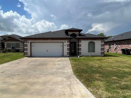 2865 Amber Ave, Groves, TX, 77619-5049 | Card Image