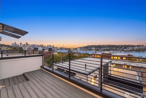 g-2328 Franklin Ave E, Seattle, WA, 98102-3315 | Card Image