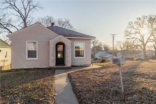 1520 S 7th St, Atchison, KS, 66002-3138 | Card Image