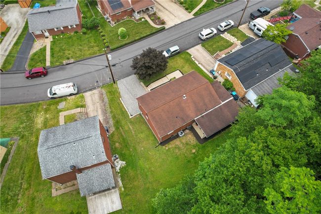 127 Greenview Dr, House other with 4 bedrooms, 2 bathrooms and null parking in Verona PA | Image 28