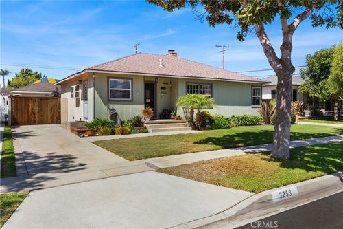 3253 Marwick Ave, Long Beach, CA, 90808-3641 | Card Image