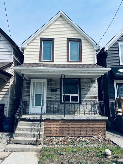 {{alt}} | Card Image