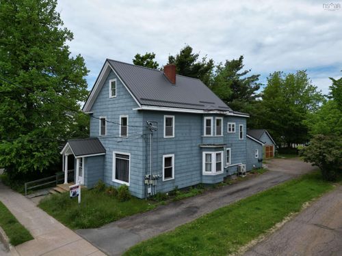 43 Duke St, Home with 3 bedrooms, 0 bathrooms and null parking in Truro NS | Card Image