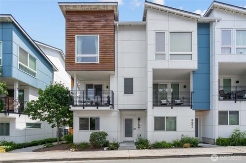 8600 21st Pl Ne, Seattle, WA, 98115-5152 | Card Image