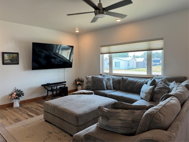 Living Room | Image 8
