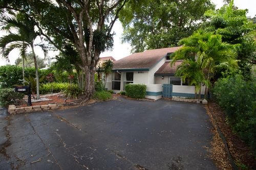 8321 Sw 39th Ct, Davie, FL, 33328-2903 | Card Image