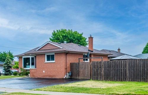 2 Milner Rd, Brampton, ON, L6W3A5 | Card Image