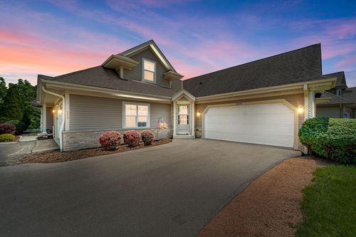 4848 S Waterview Court, Greenfield, WI, 53220 | Card Image