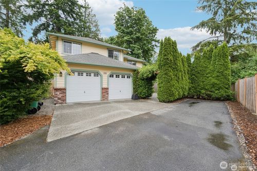 17229 12th Pl W, Lynnwood, WA, 98037-8221 | Card Image